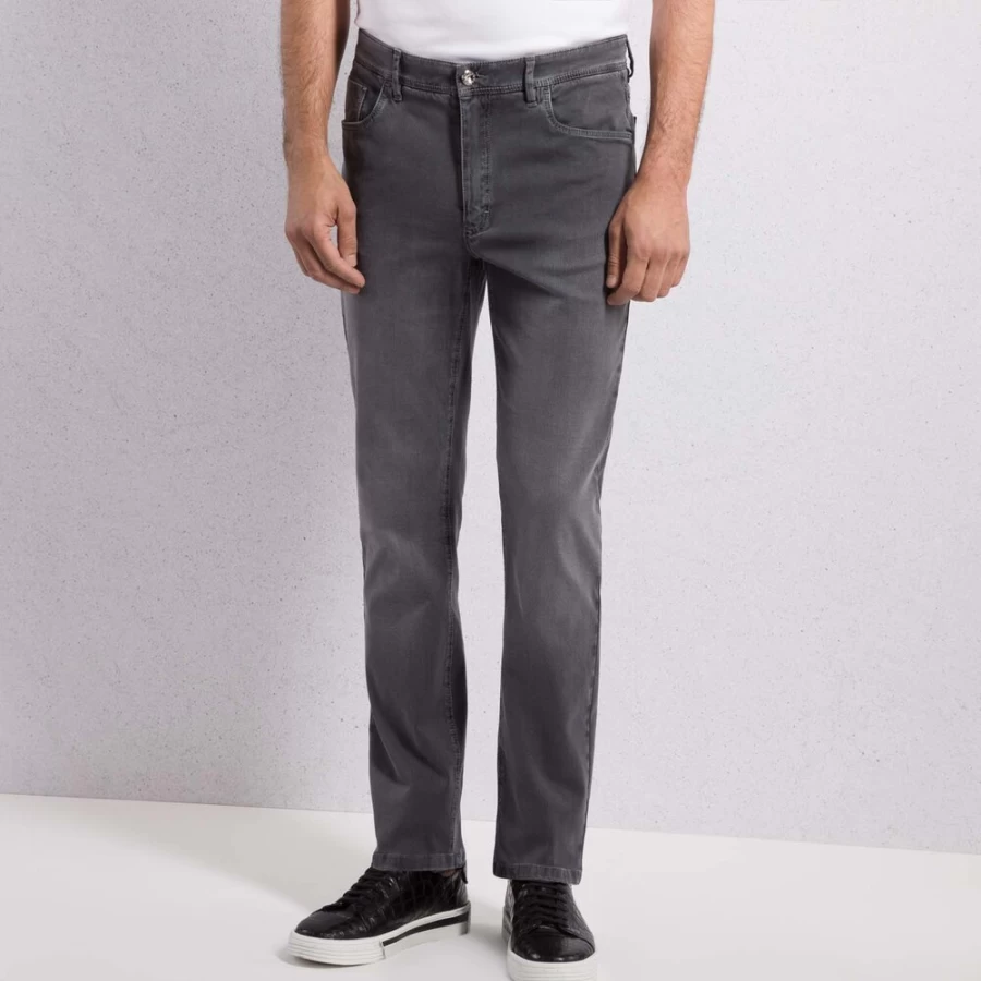"Stefano Ricci Men's Premium Luxury Jeans for Style & Comfort"